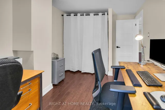 Additional image 37 of 400 Bloor St Unit 75