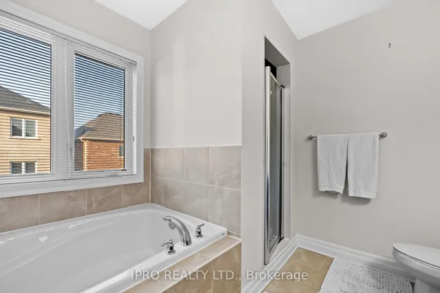 Additional image 22 of 923 Penson Cres