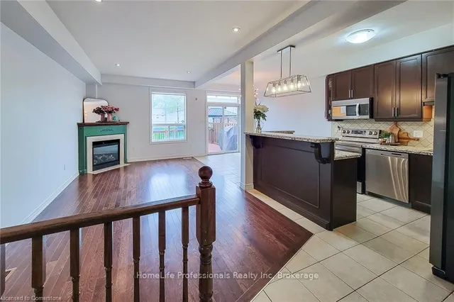 Additional image 6 of 33 Marina Point Cres