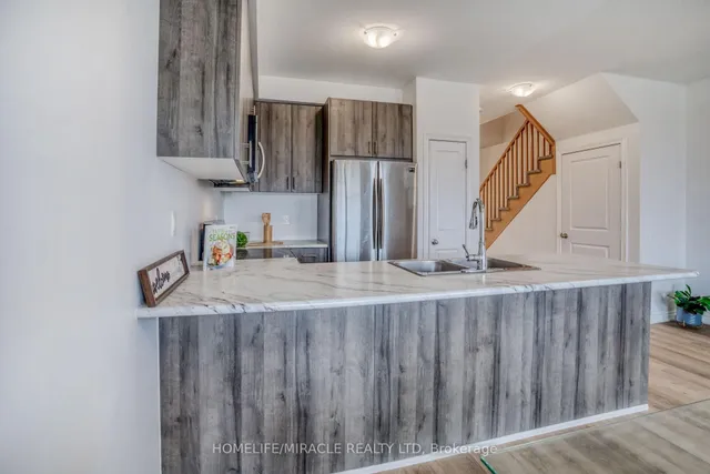 Additional image 11 of 19 Pinot Cres