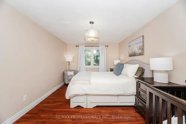 Additional image 23 of 100 Tanager Sq