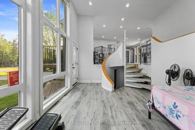 Additional image 27 of 8420 Creditview Rd