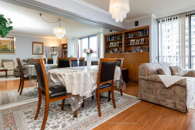 Additional image 7 of 33 Harbour Sq Unit 1429