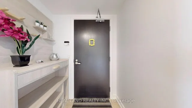 Additional image 38 of 501 Yonge St Unit 4901