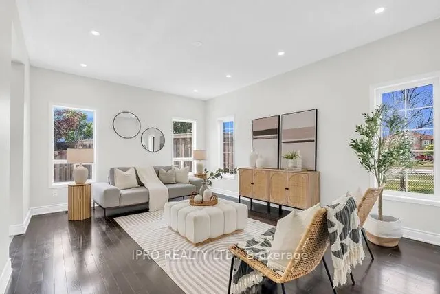 Additional image 12 of 72 Commodore Dr