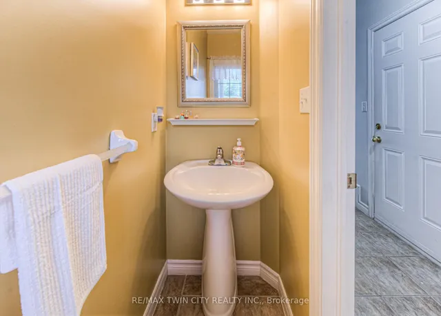 Additional image 4 of 972 Strasburg Rd Unit 4