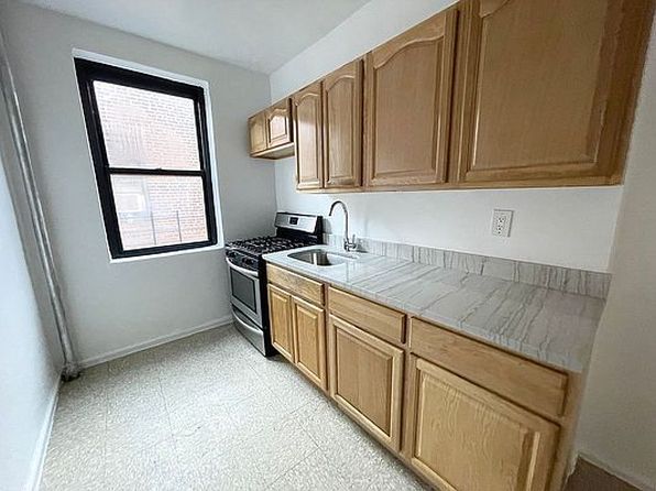 2265 University Ave APT 5D, Bronx, NY 10468