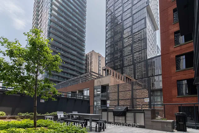 327 King St Unit 3004