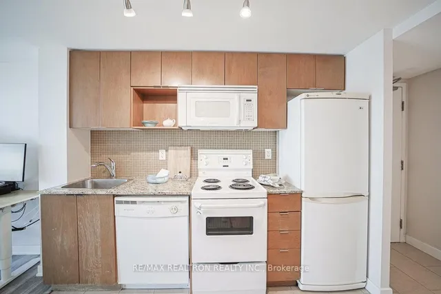 Additional image 14 of 15 FORT YORK Blvd Unit 2705