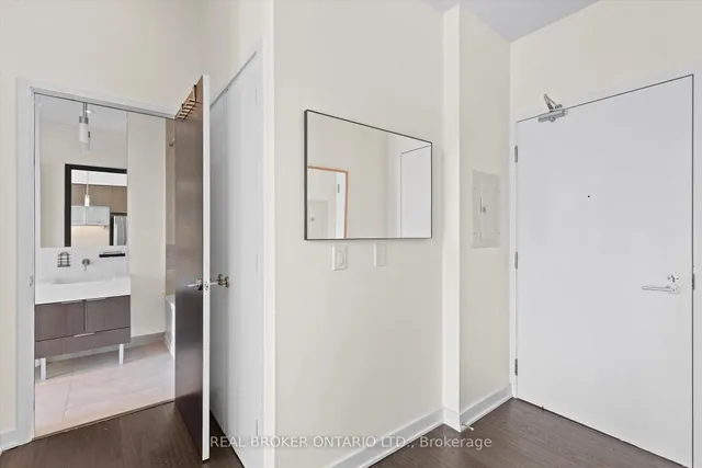 Additional image 4 of 110 Charles St Unit PH 4403