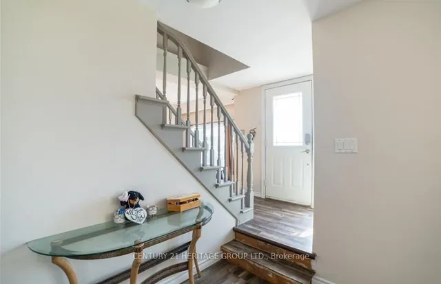 Additional image 3 of 10 Esquire Pl