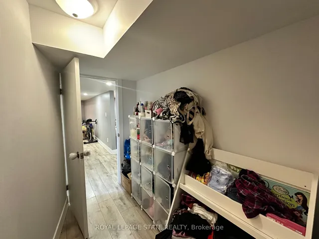 Additional image 12 of 10 Sandlyn Crt