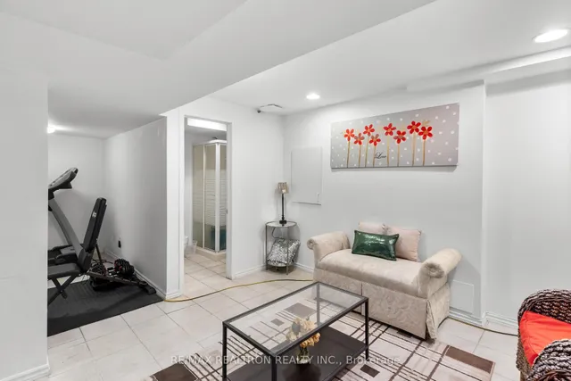 Additional image 36 of 107 Narrow Valley Cres