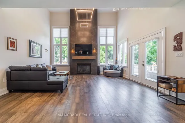 Additional image 37 of 2163 Deyncourt Dr