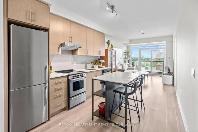 212 King William St Unit 818