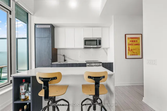 Additional image 7 of 500 Dupont St Unit 815