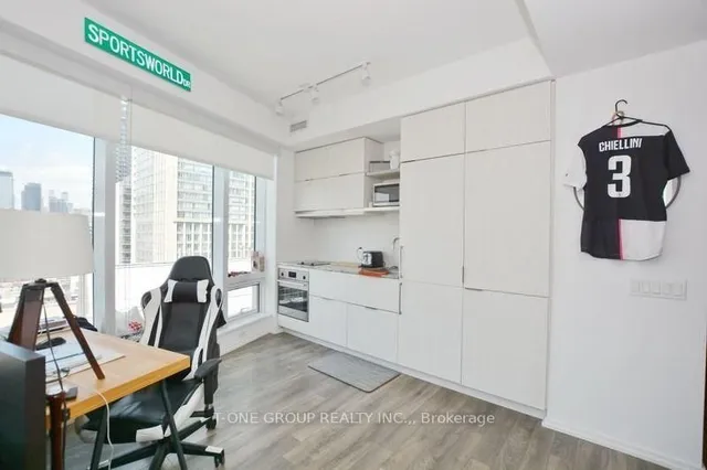 Additional image 5 of 197 Yonge St Unit 1212