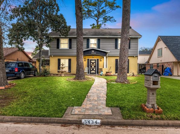5434 Sheraton Oaks Dr, Houston, TX 77091