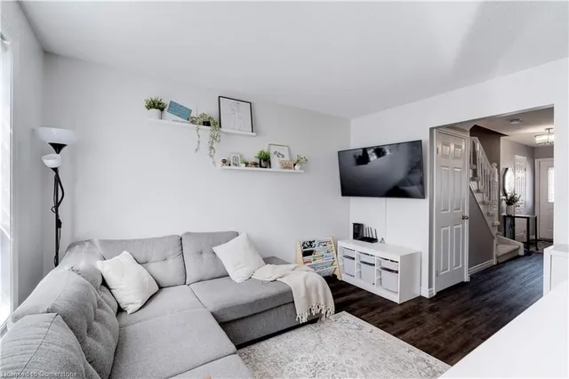 Additional image 19 of 39 Pinewoods Dr Unit 13