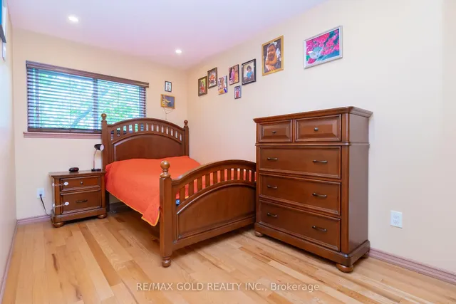 Additional image 23 of 17 Darras Crt Unit 114