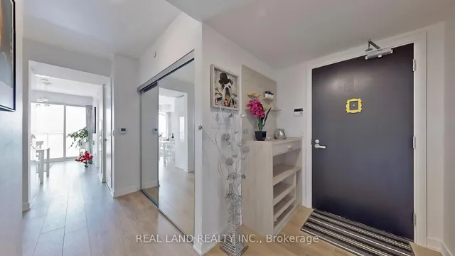 Additional image 37 of 501 Yonge St Unit 4901