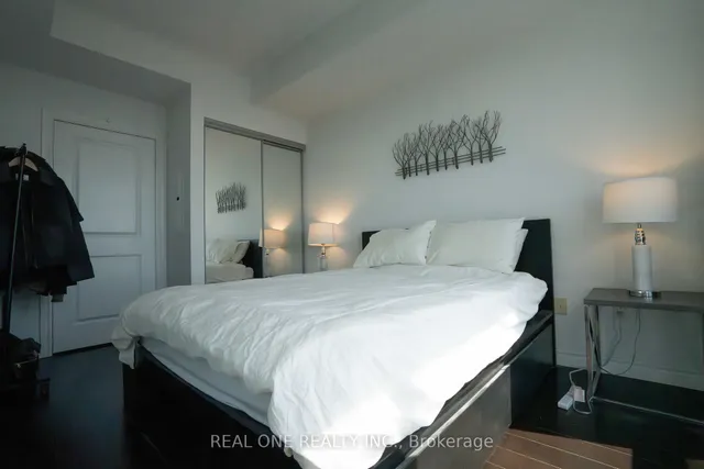 Additional image 8 of 386 Yonge St Unit 4613