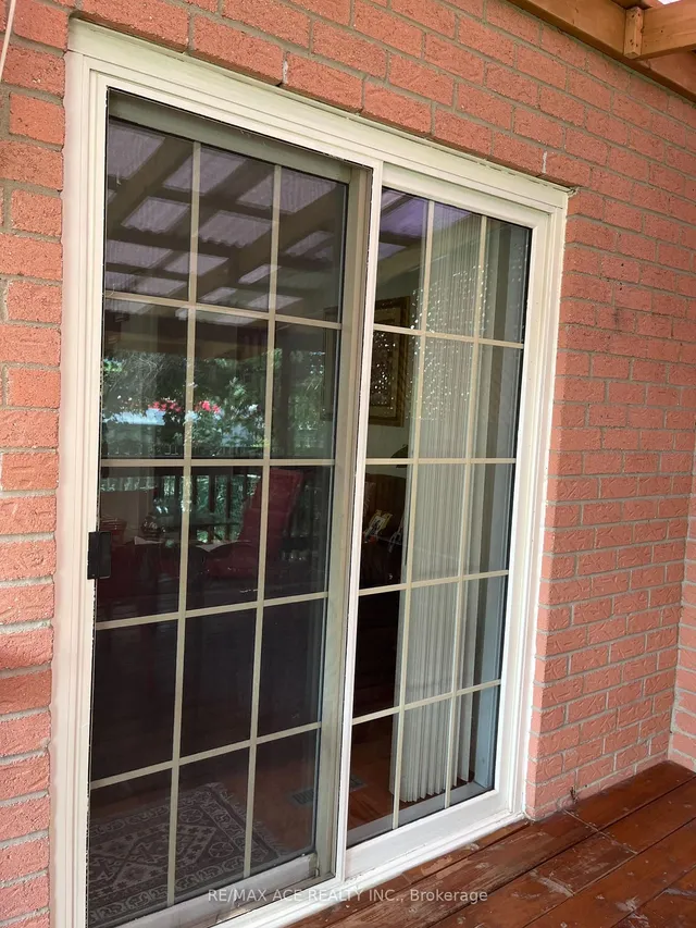 Additional image 15 of 27 Woodsview Ave