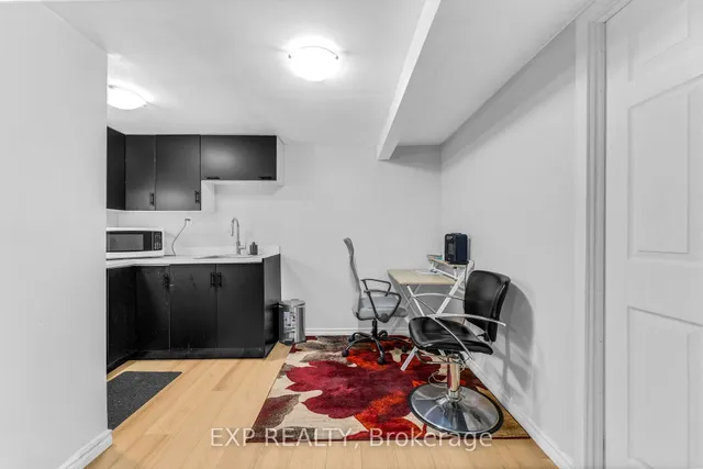 Additional image 23 of 178 Silver Aspen Cres