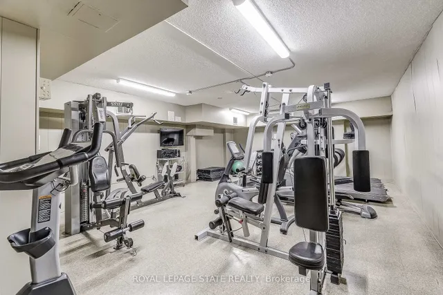 Additional image 24 of 975 Warwick Crt Unit B1