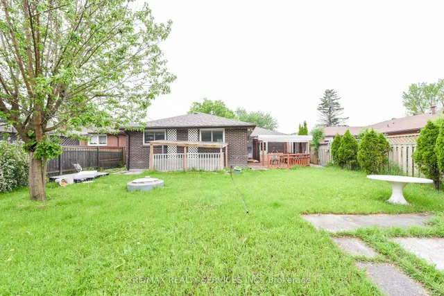 Additional image 34 of 24 Earlton Crt