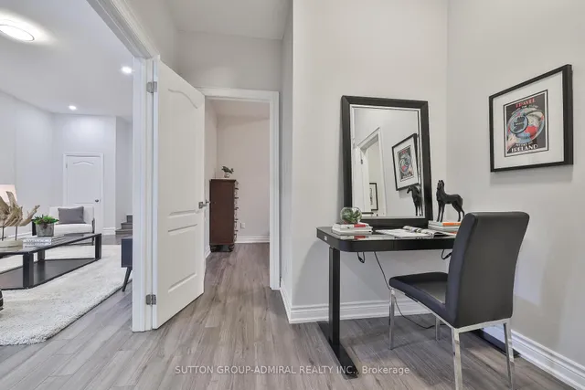 Additional image 33 of 528 Douglas Ave