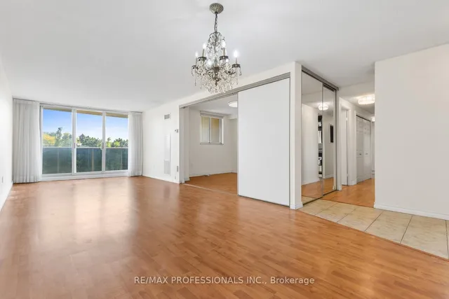 Additional image 2 of 812 Burnhamthorpe Rd Unit 306