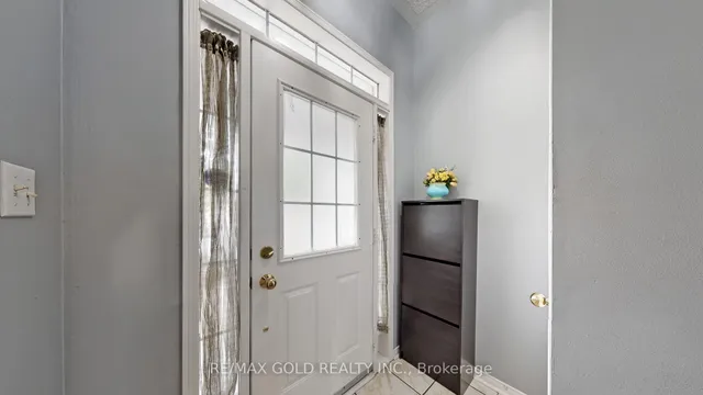 Additional image 16 of 64 Sweet Clover Cres