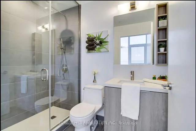 Additional image 16 of 2020 Bathurst St Unit 211