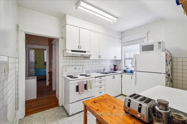 Additional image 31 of 172 Briar Hill Ave