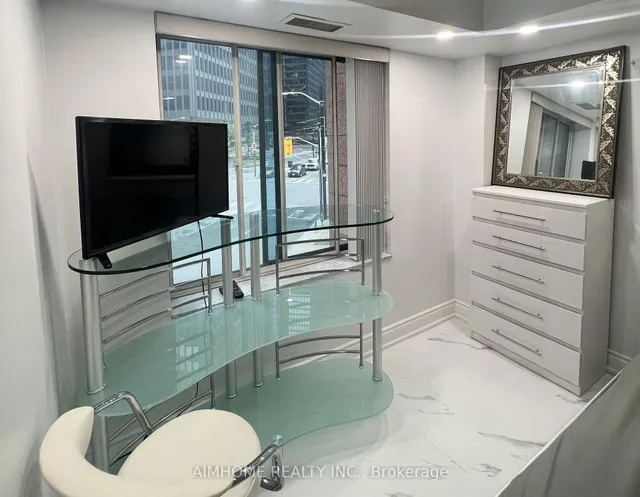 Additional image 14 of 33 University Ave Unit 207