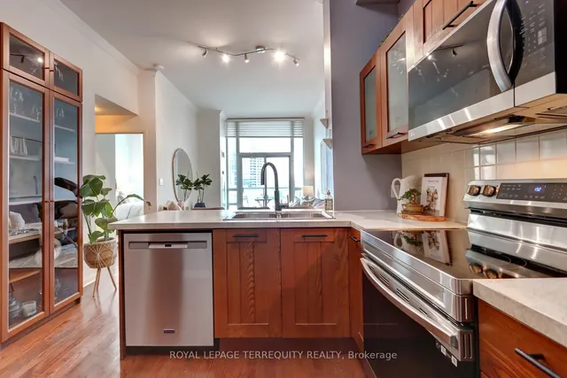 Additional image 7 of 3391 Bloor St Unit 514