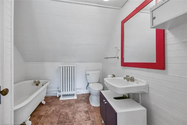 Additional image 28 of 40 Undermount Ave