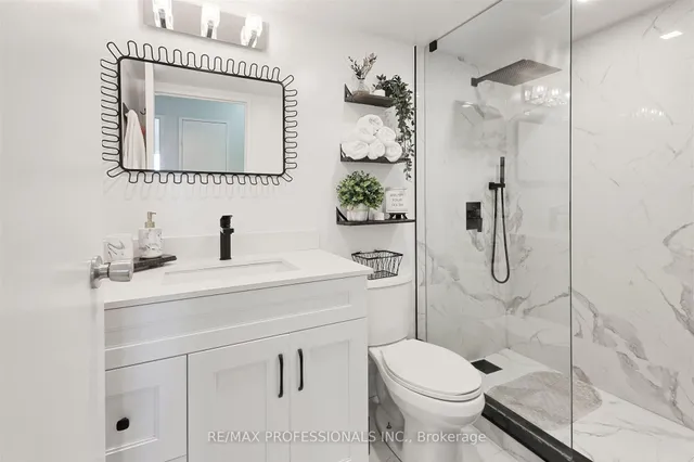 Additional image 35 of 475 The West Mall Unit 712