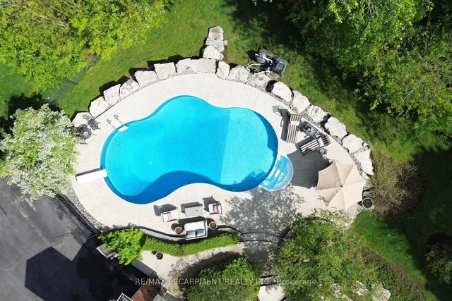 Additional image 44 of 712 ROBSON Rd Unit RR1