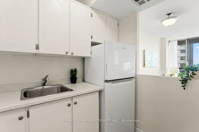 Additional image 7 of 150 Charlton Ave Unit 1803