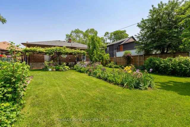 Additional image 34 of 12 Mcintosh Ave