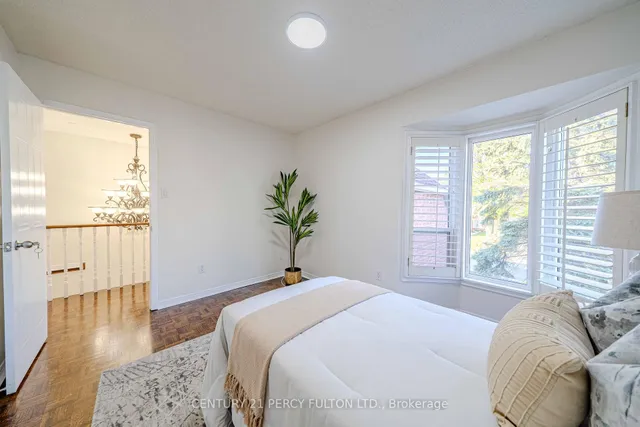 Additional image 26 of 45 Oak Knolls Cres