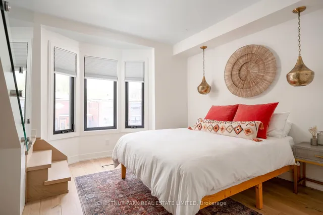 Additional image 20 of 26 Pape Ave