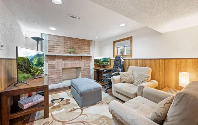 Additional image 40 of 33 Merton Rd