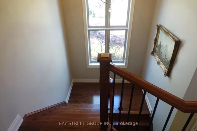 Additional image 18 of 385 Ambleside Dr