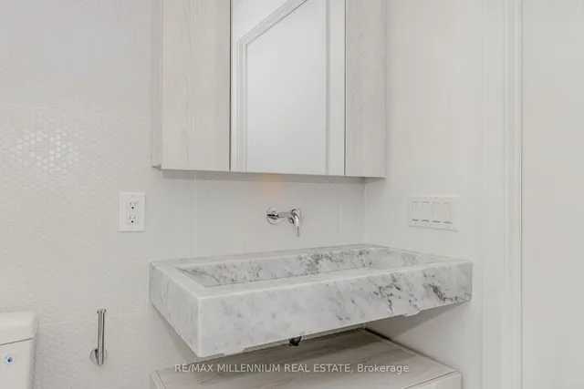 Additional image 26 of 11 Yorkville Ave Unit 4103