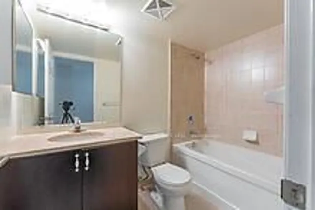 Additional image 26 of 19 Grand Trunk Cres Unit 1202