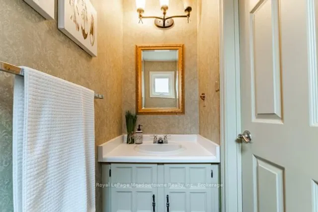 Additional image 21 of 690 Robertson Cres