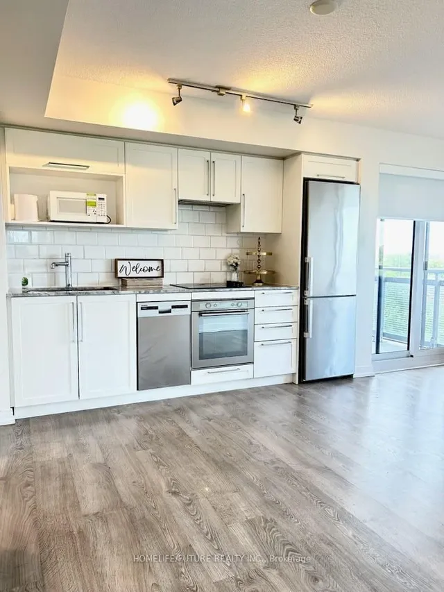 Additional image 7 of 275 Village Green Sq Unit 422